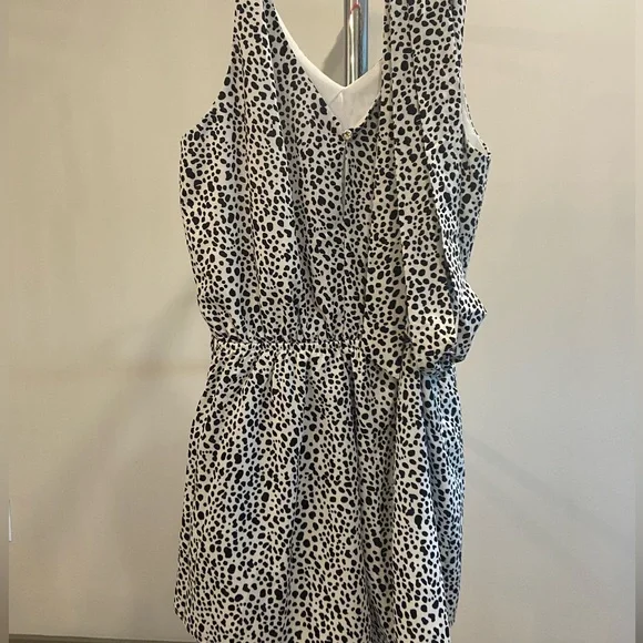 HUGE CLOSET CLEANOUT!! Purchase an entire box of my barely used clothing!